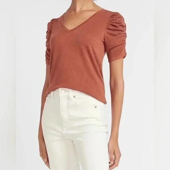 EXPRESS Slub Puff Sleeve V-Neck Tee, burnt orange, size small - Picture 1 of 11